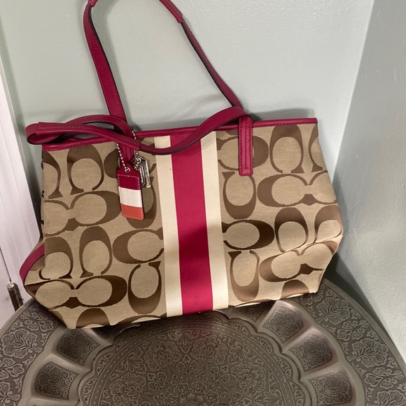 Coach Handbags - Coach Weekend Hamptons Signature
Stripe